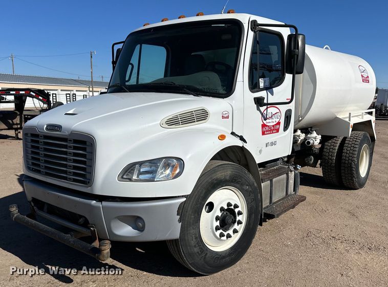 2014 Freightliner  Business Class M2 water truck - DM2707