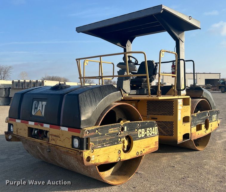 2002 Caterpillar CB-634D double drum vibratory roller - DO1001