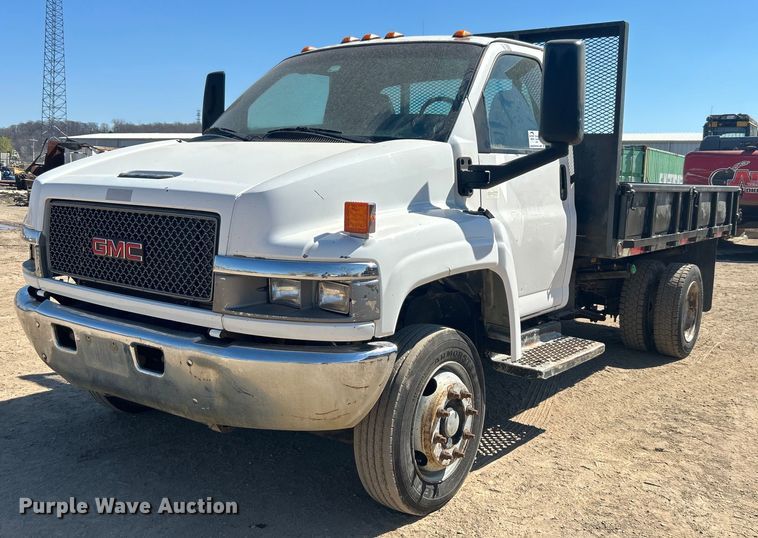 2006 GMC C5500 dump flatbed truck - DO1023