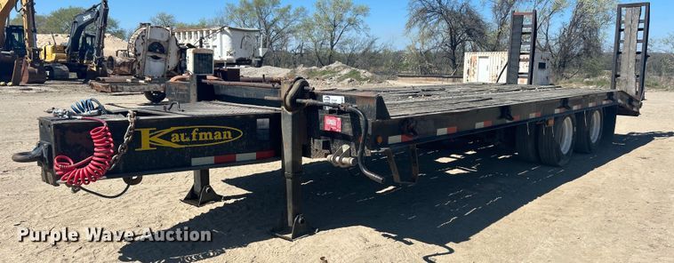 2010 Kaufman equipment trailer - DO1041