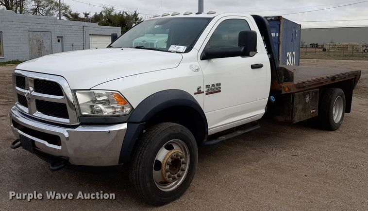 2017 Dodge Ram 4500 flatbed truck - DP2737