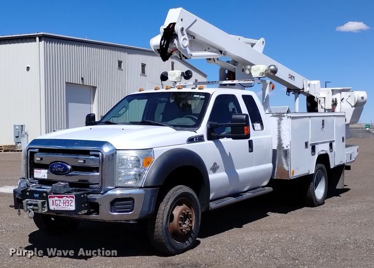 2015 Ford F550 bucket truck - DQ6050