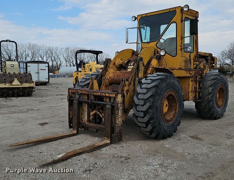 1974 Caterpillar 950 wheel loader - DQ8611