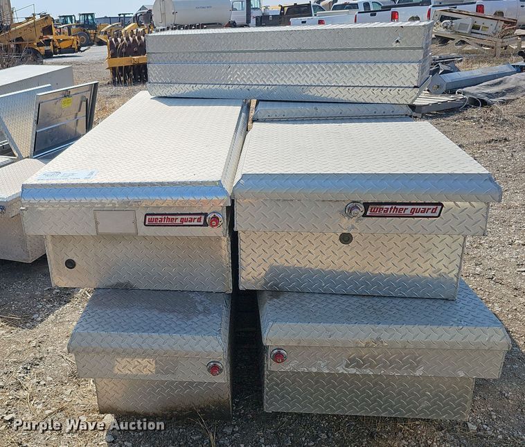 (13) toolboxes - DQ8631