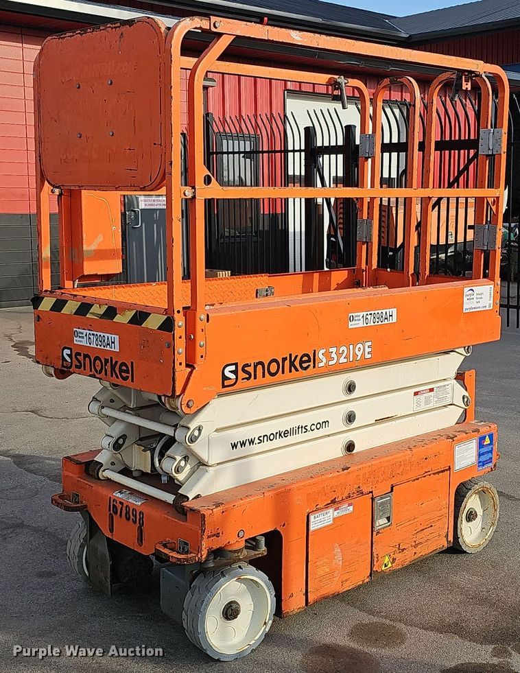 2016 Snorkel S3219E scissor lift - DQ8659