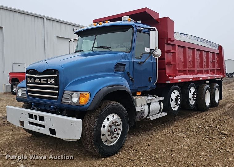 2002 Mack CV713 dump truck - DQ8664
