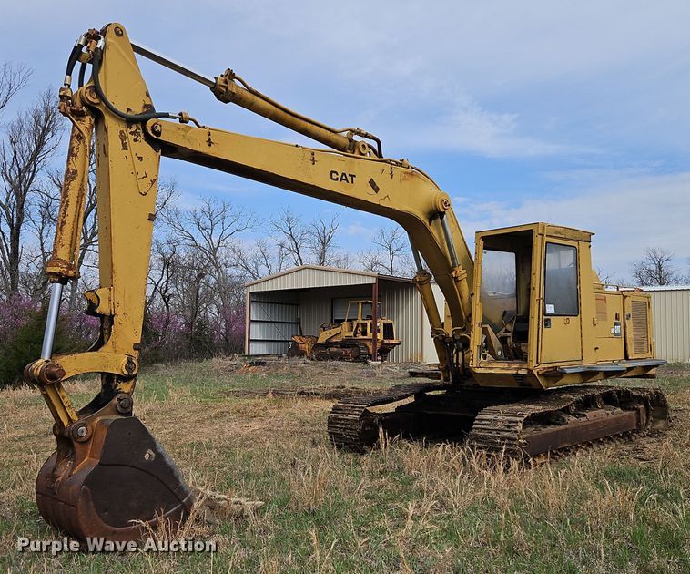 1977 Caterpillar  225 excavator - DR8564