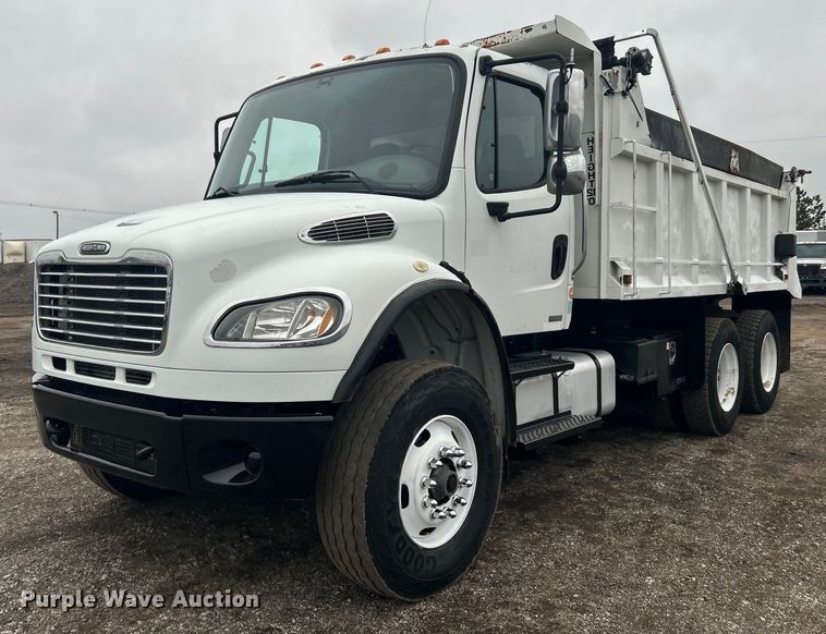 2010 Freightliner  Business Class M2 dump truck - EG1302