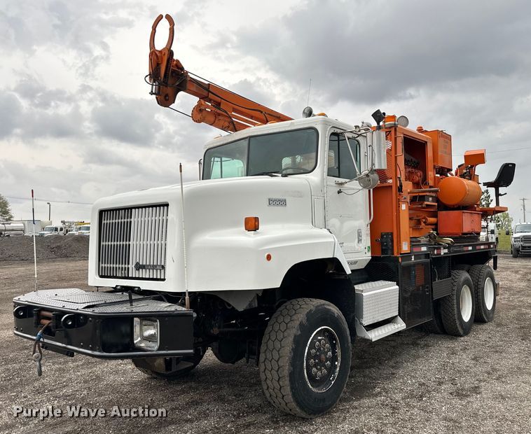1998 International  Paystar 5000 pressure digger truck - EG1322