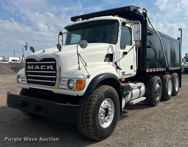 2005 Mack CV713 dump truck - EG1358