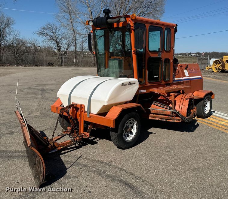 2014 Broce KR350 broom - EH5337