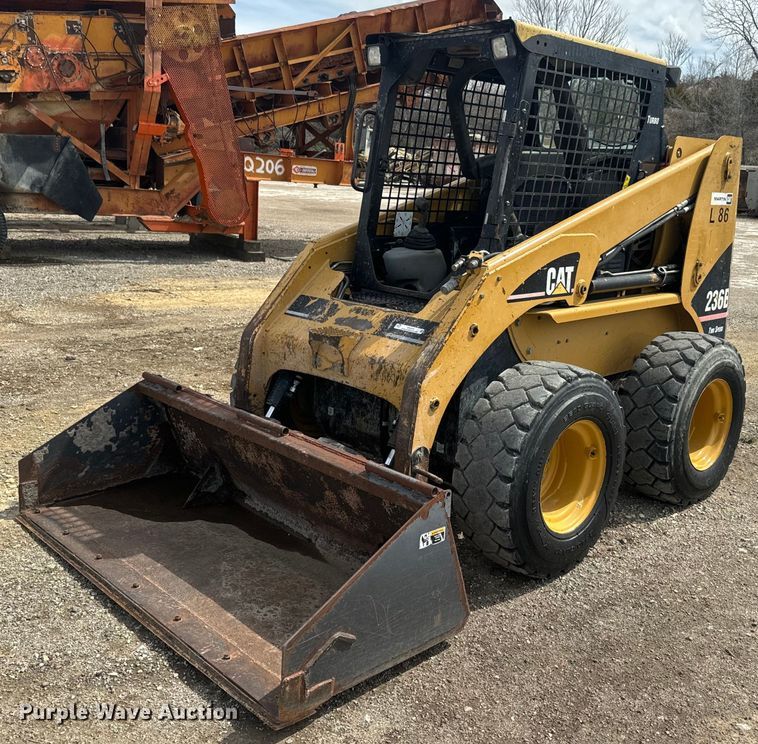2006 Caterpillar 236B skid steer loader - EH5370