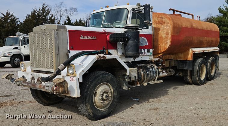 1980 Autocar DC9364F water truck - EI3630