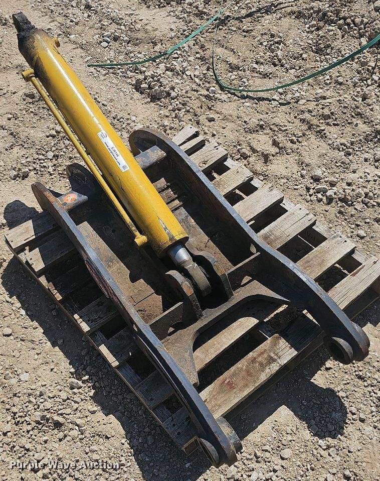 Strickland SK85 excavator thumb - EJ6146