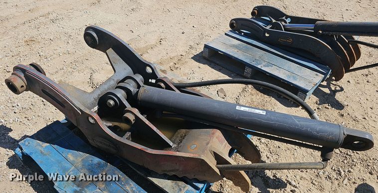 Strickland SK140 excavator thumb - EJ6147