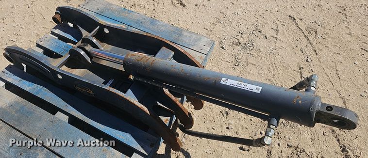 Strickland SK85 excavator thumb - EJ6148