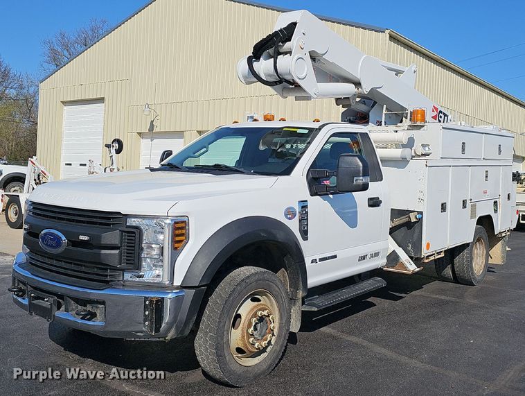 2018 Ford F550 Super Duty XL bucket truck - EJ6163