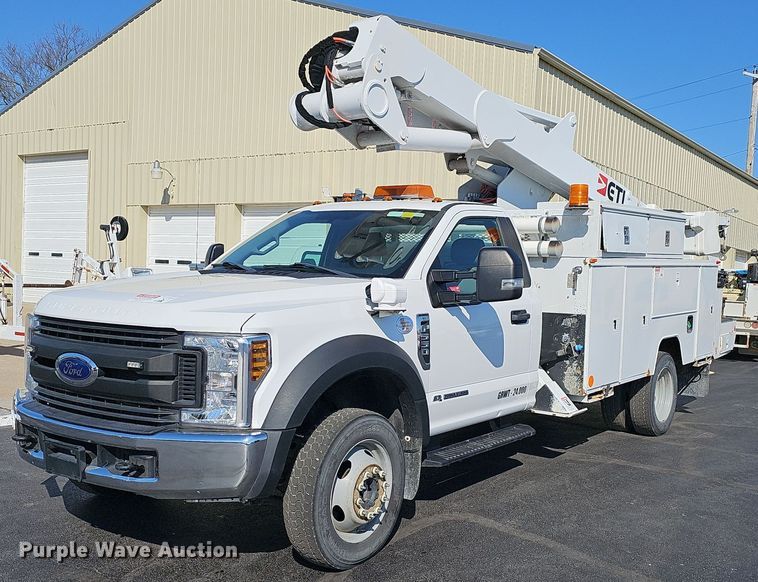 2018 Ford  F550 Super Duty XL bucket truck - EJ6164