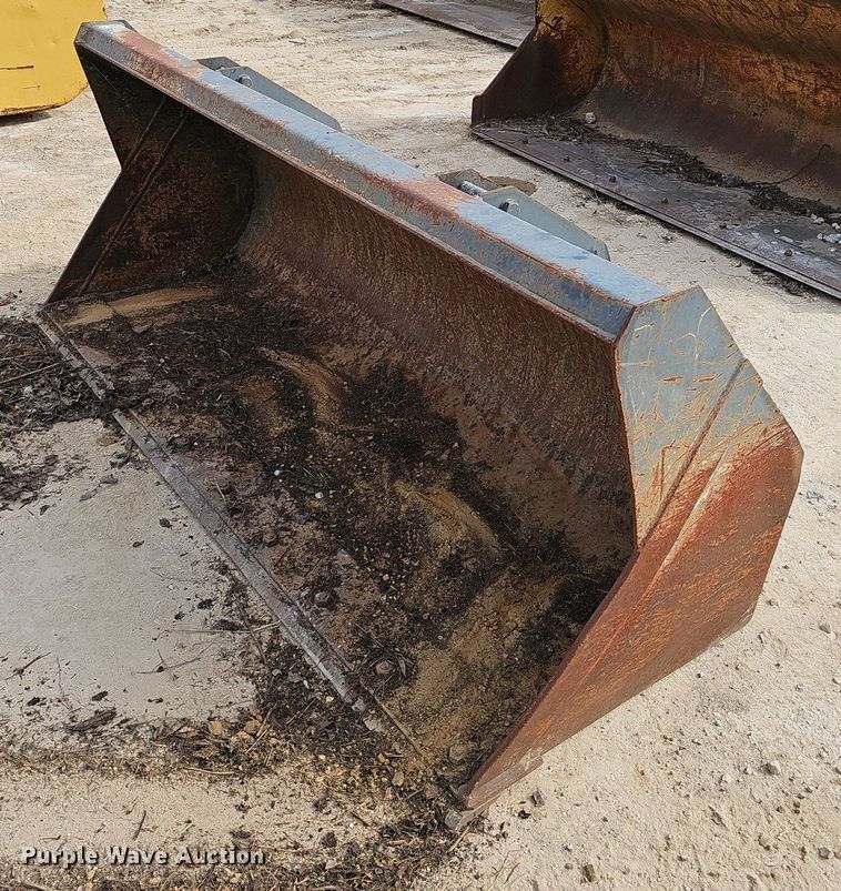 84" W bucket  - EJ6186