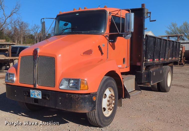 2007 Kenworth T300 dump truck - NZ9435