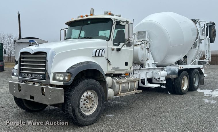 2007 Mack CTP713 ready mix truck - OD9971