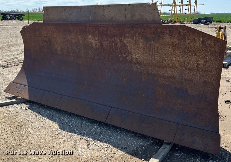 John Deere 850L dozer blade - OE9006