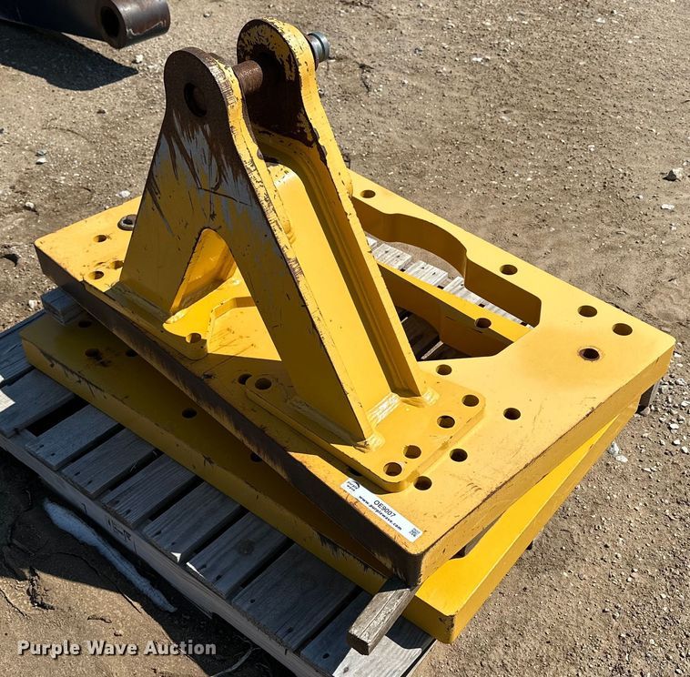 John Deere 850L dozer rear plate - OE9007