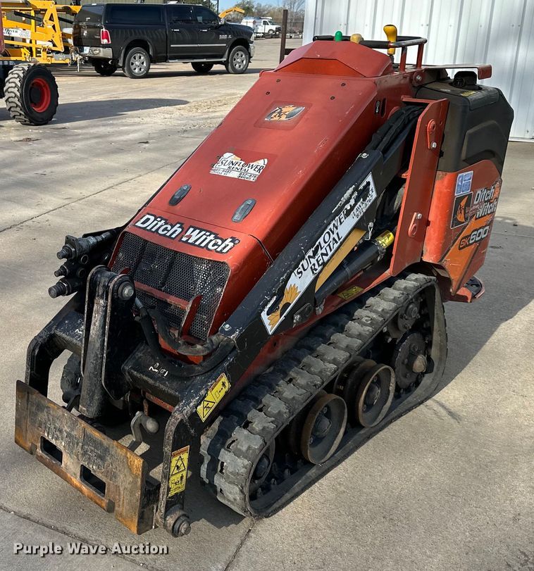 2017 Ditch Witch  SK600 compact utility loader - OF9387