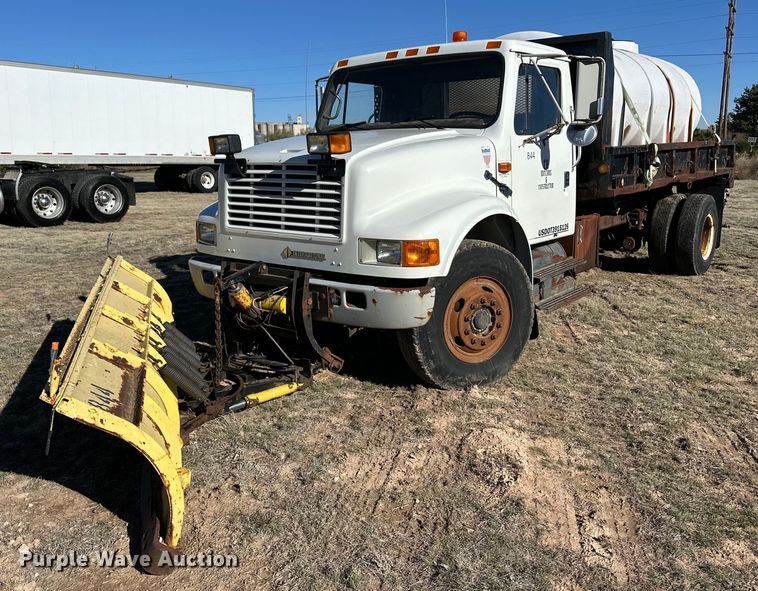 1992 International 4700 dump flatbed truck  - OI9335