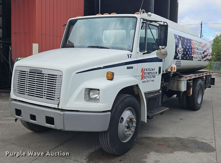 1996 Freightliner  FL70 tank truck - OK9854