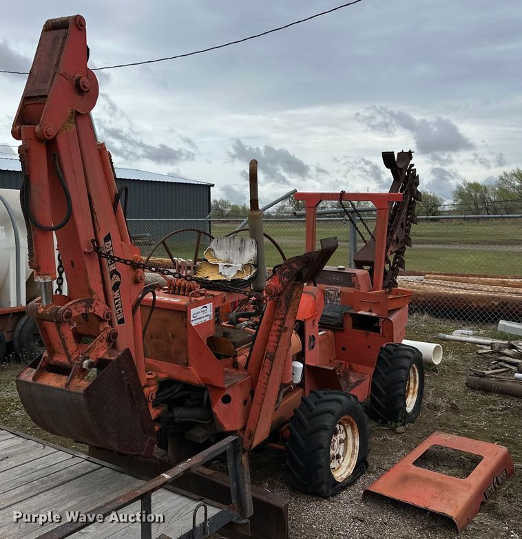 Ditch Witch R40 trencher - DG4312