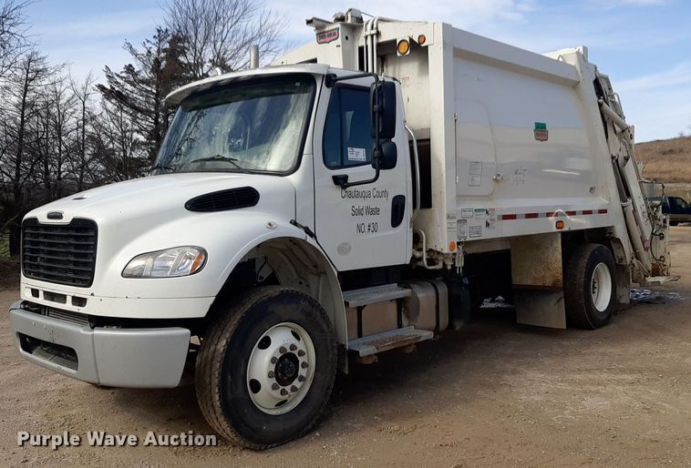 2021 Freightliner  Business Class M2 106 refuse truck - DP2731