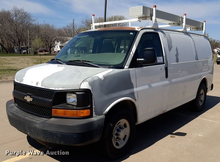 2007 Chevrolet Express 2500 van - DP2749