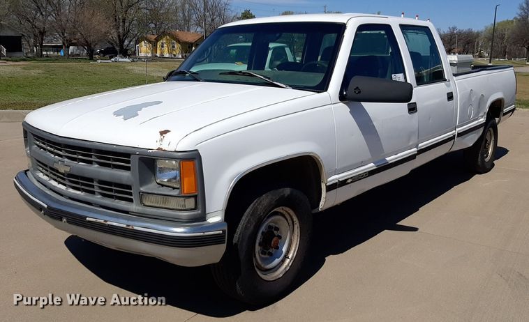 1997 Chevrolet C3500 Crew Cab pickup truck - DP2752
