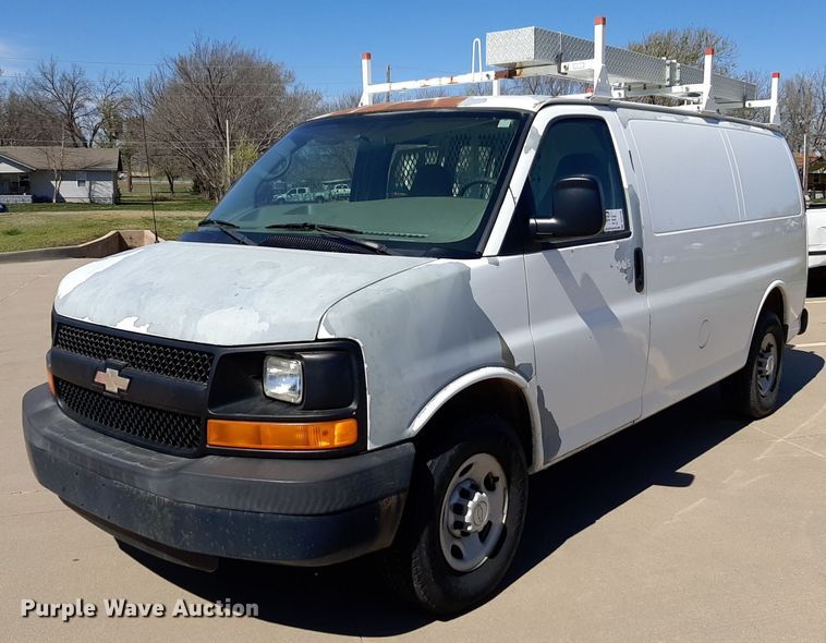 2007 Chevrolet Express 2500 van - DP2753