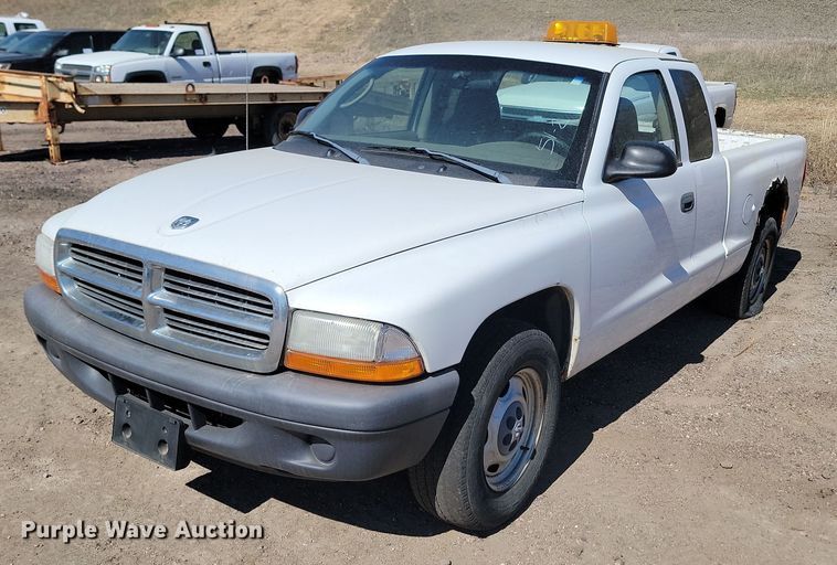 2004 Dodge  Dakota Club Cab pickup truck - DP3484