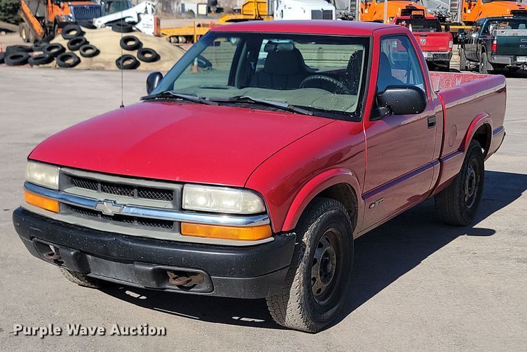 1998 Chevrolet  S10 pickup truck - DP3512