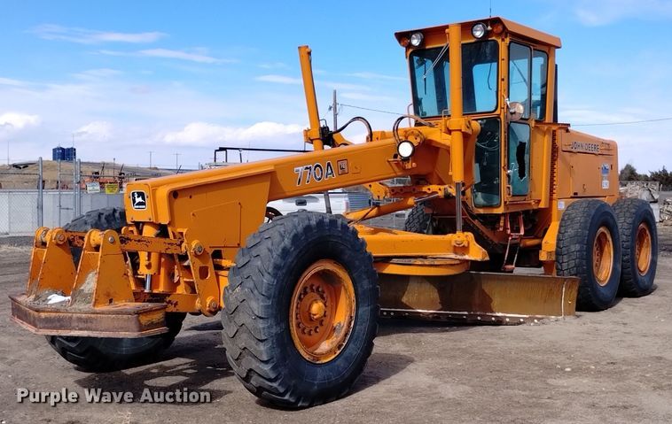 1984 John Deere  770A motor grader - DQ6037