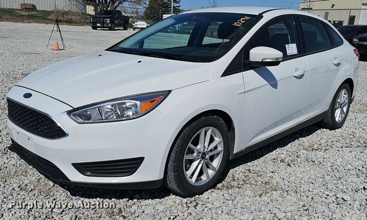 2016 Ford Focus SE  - DQ8704
