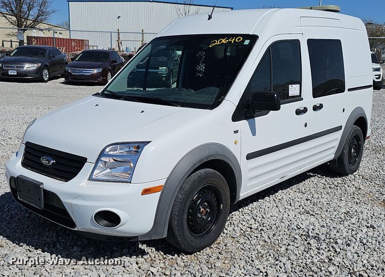 2013 Ford Transit Connect XLT van - DQ8705