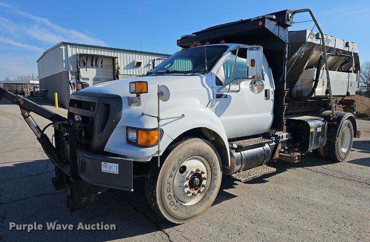 2013 Ford F750 Super Duty XL hook lift truck - DR5991