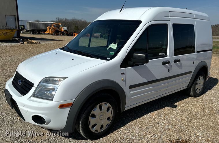 2010 Ford Transit Connect XLT van - EH6628