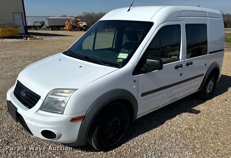 2010 Ford Transit Connect XLT van - EH6629