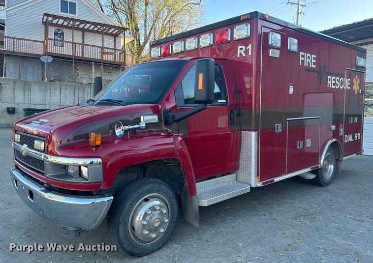 2008 Chevrolet C4500 ambulance - EH6647