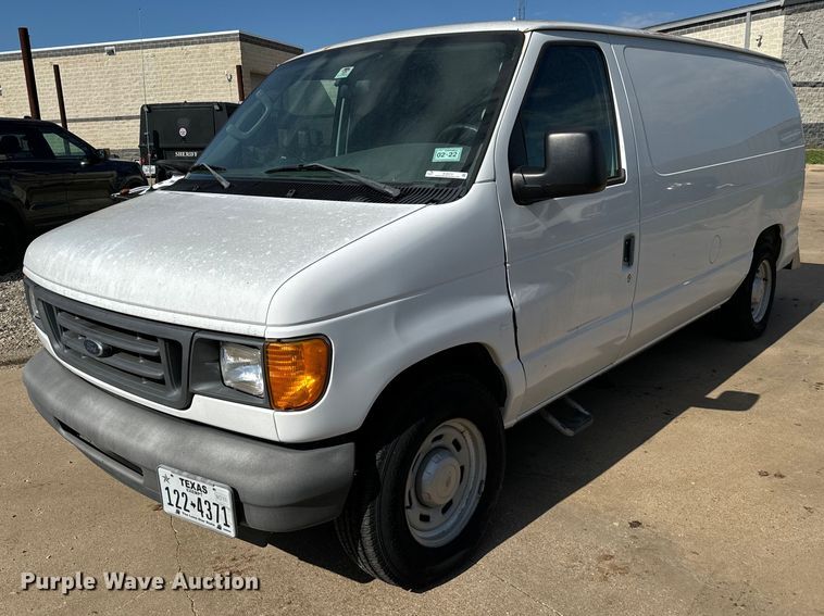 2004 Ford E150 prisoner transport van - EJ0374