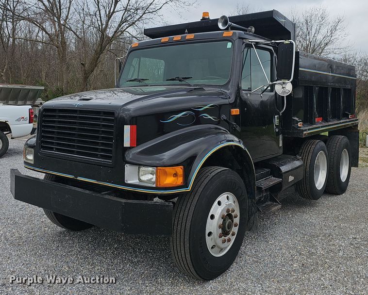 1991 International 4900 dump truck - EJ6198