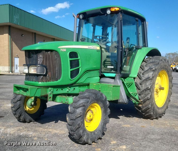 2009 John Deere 7130 tractor - EJ7869