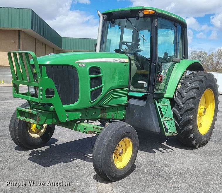 2009 John Deere 7130 tractor - EJ7874