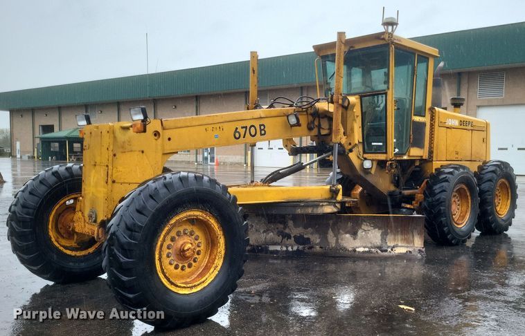 1989 John Deere 670B motor grader - EJ7883