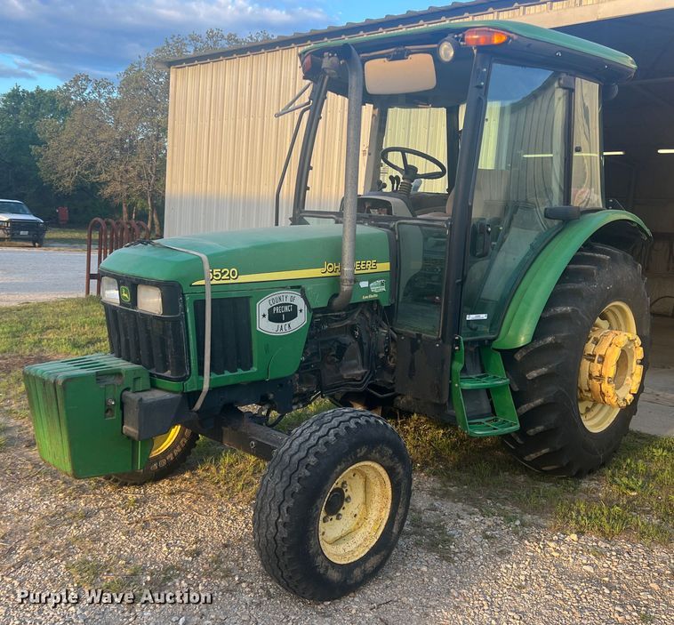 1997 John Deere 5520 tractor - JS9966